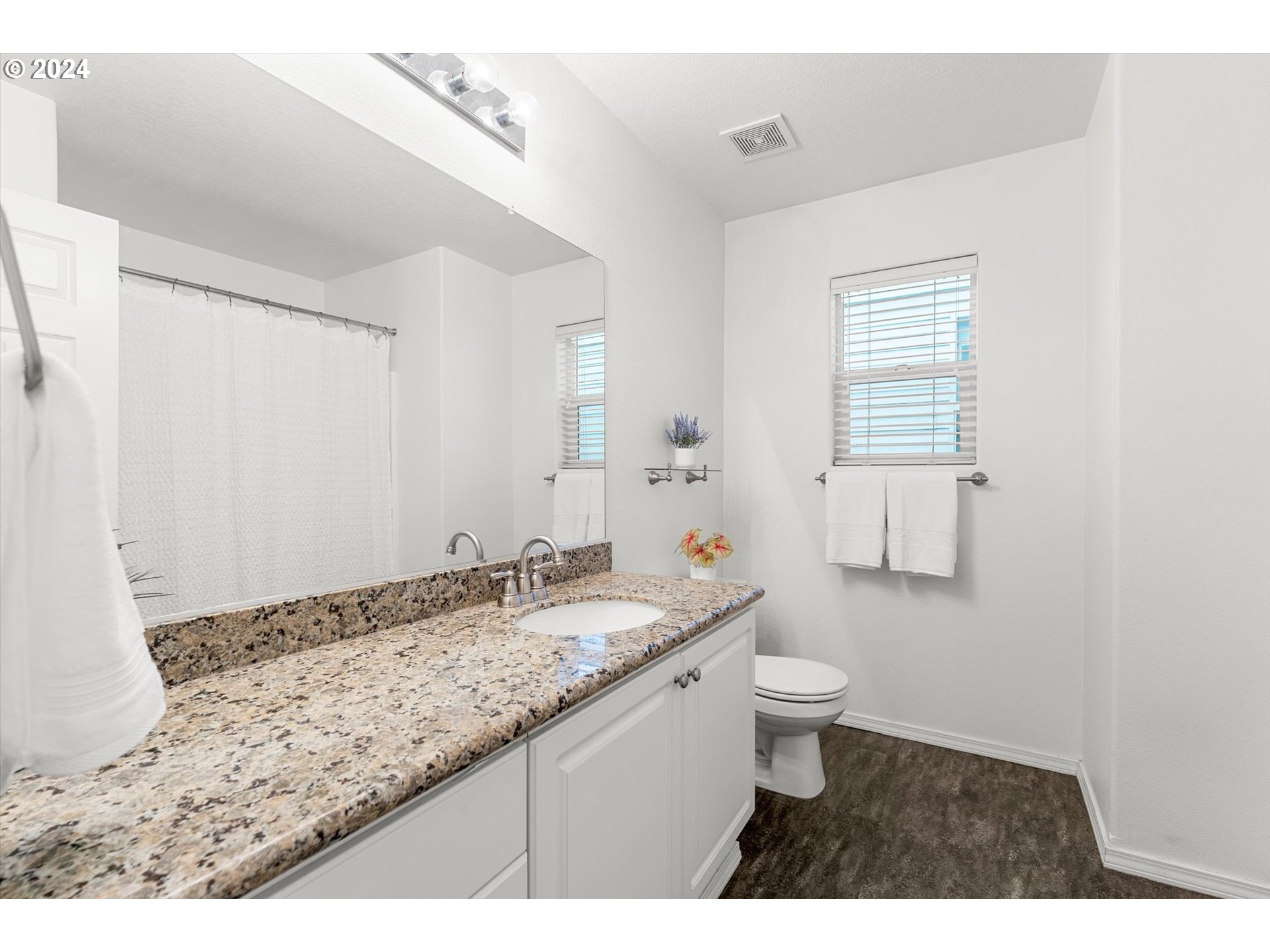 5186 NE SCHOELER CIR