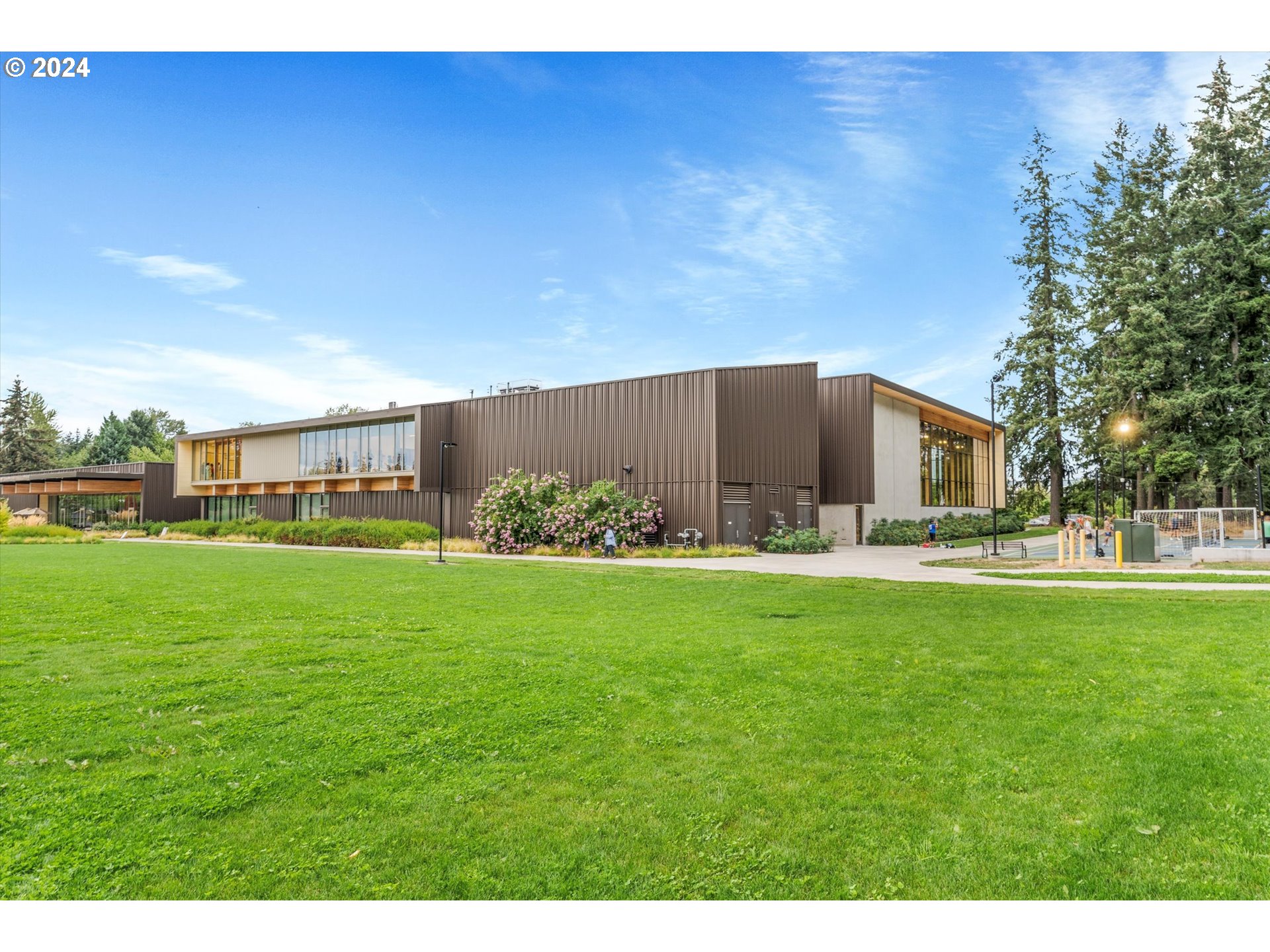 5186 NE SCHOELER CIR