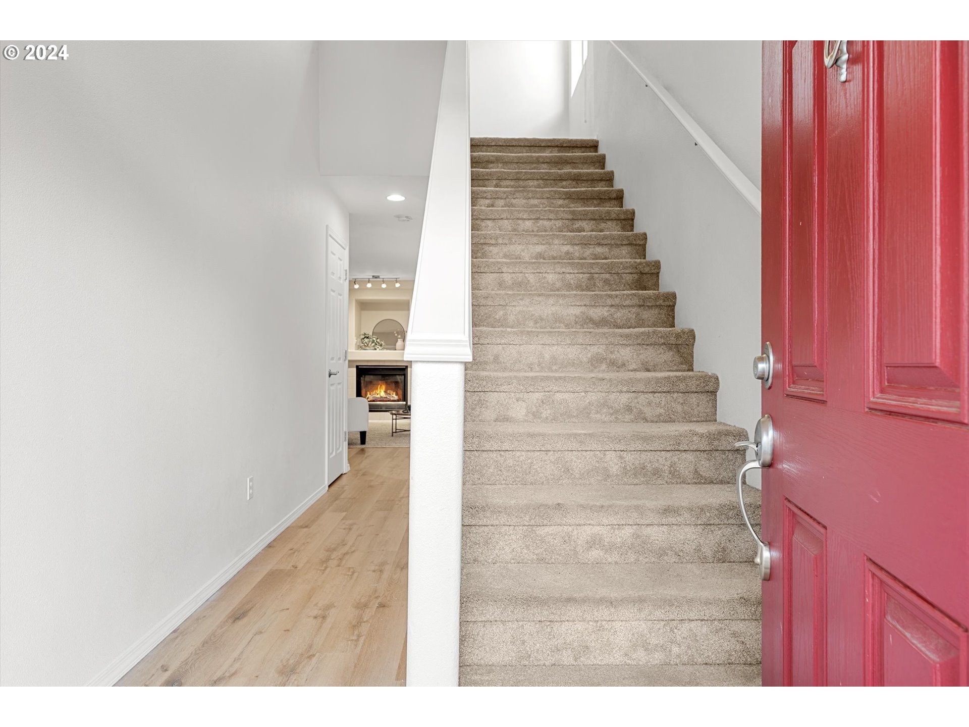 5186 NE SCHOELER CIR