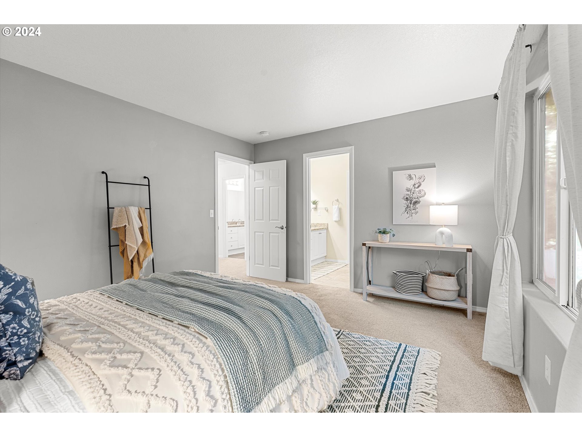 5186 NE SCHOELER CIR