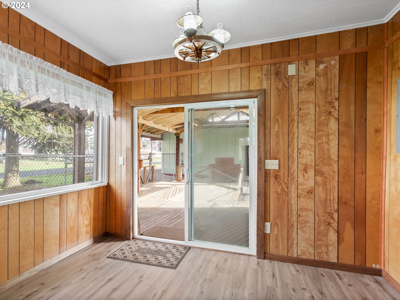 802 MAIN ST