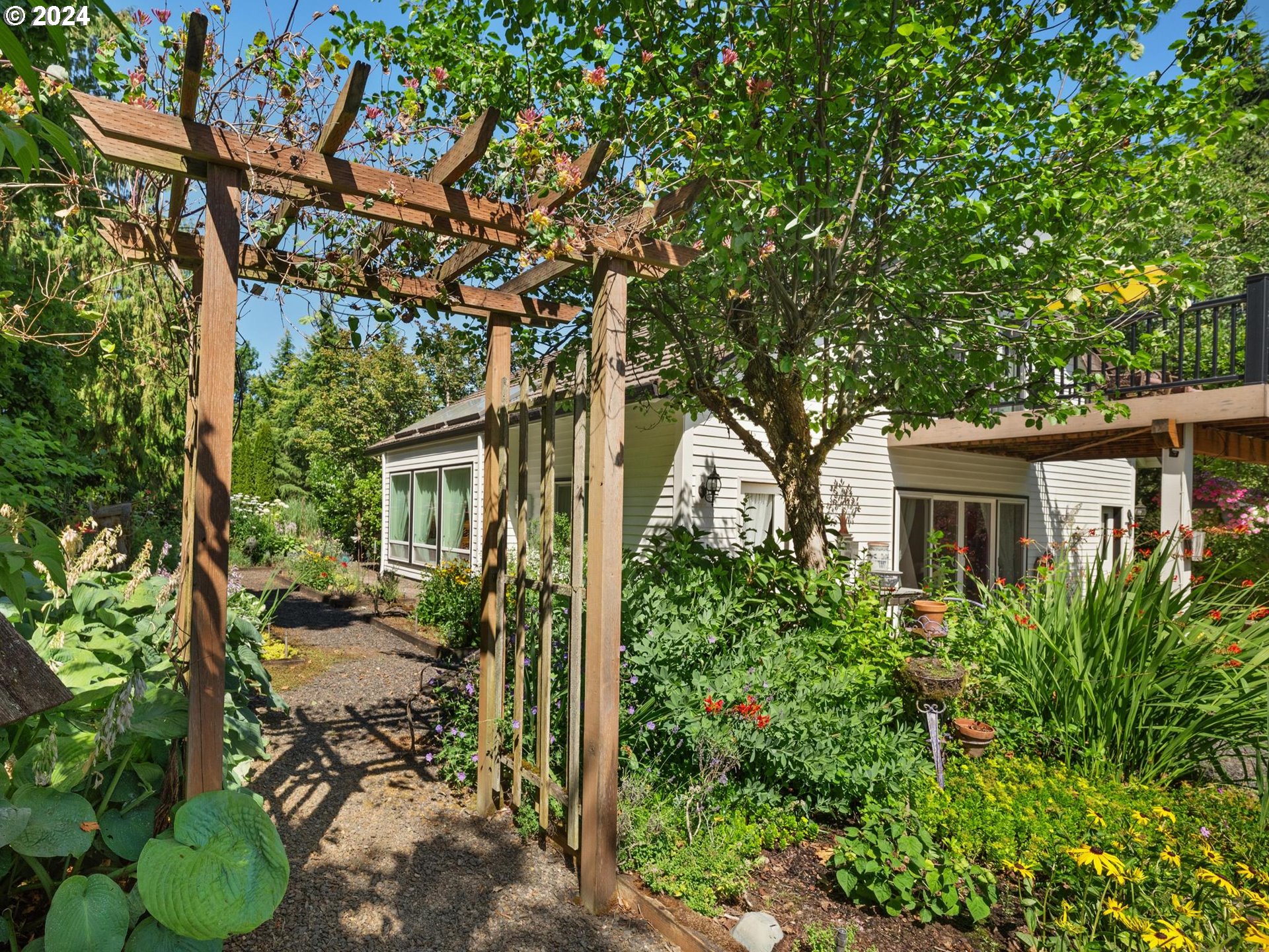 21797 SW OAK HILL LN