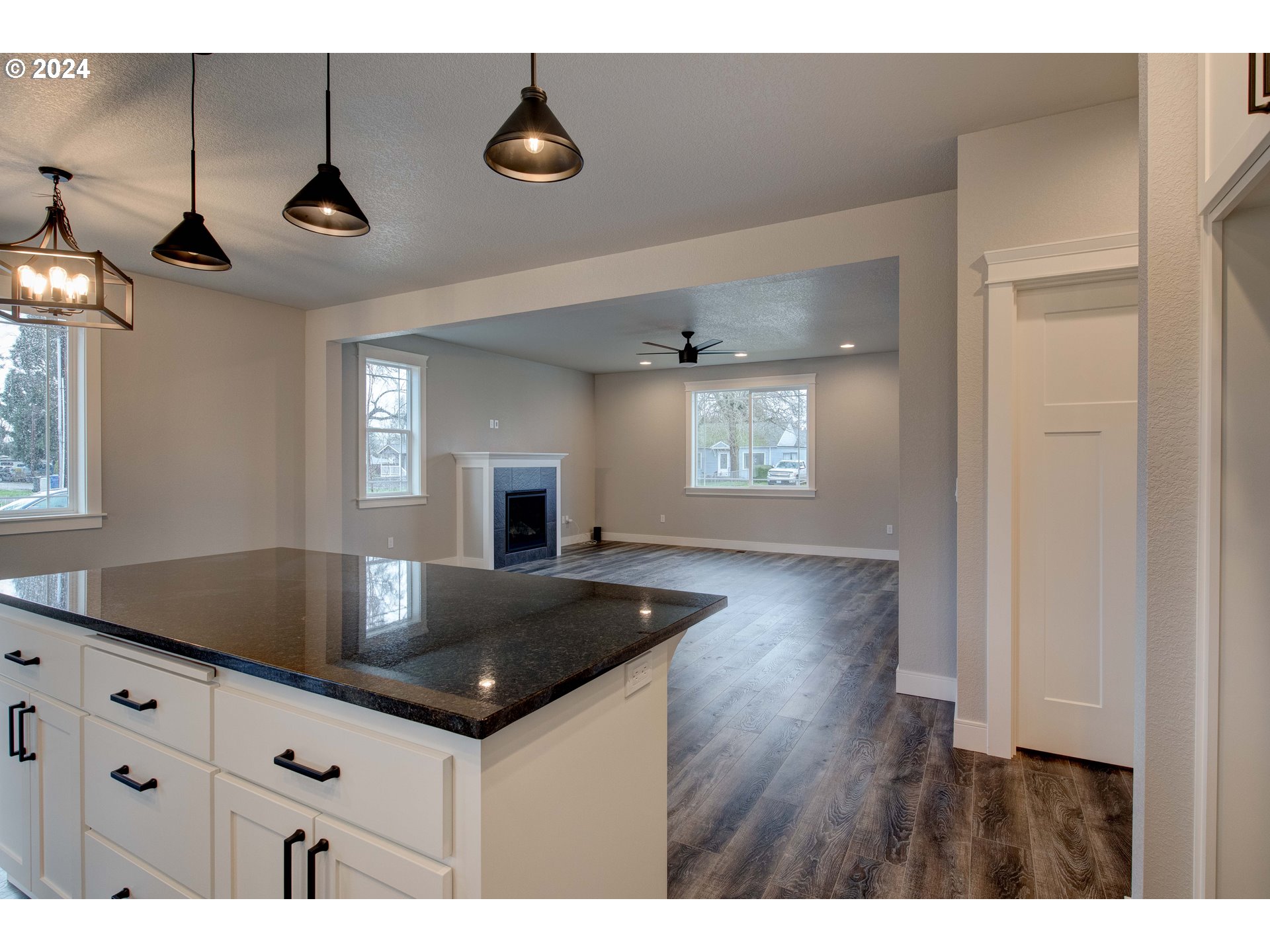 3745 NE PLEASANT VIEW DR