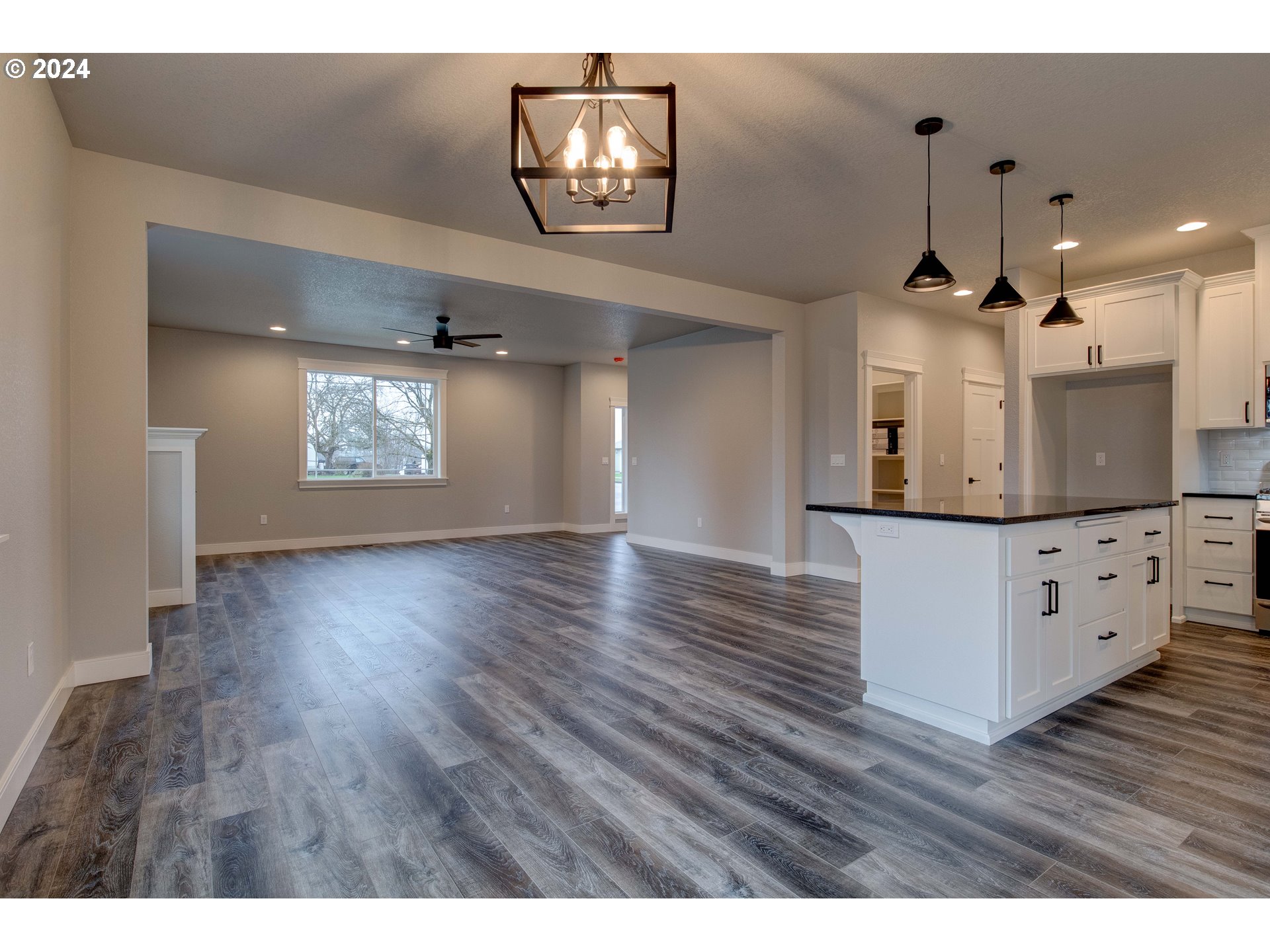 3745 NE PLEASANT VIEW DR