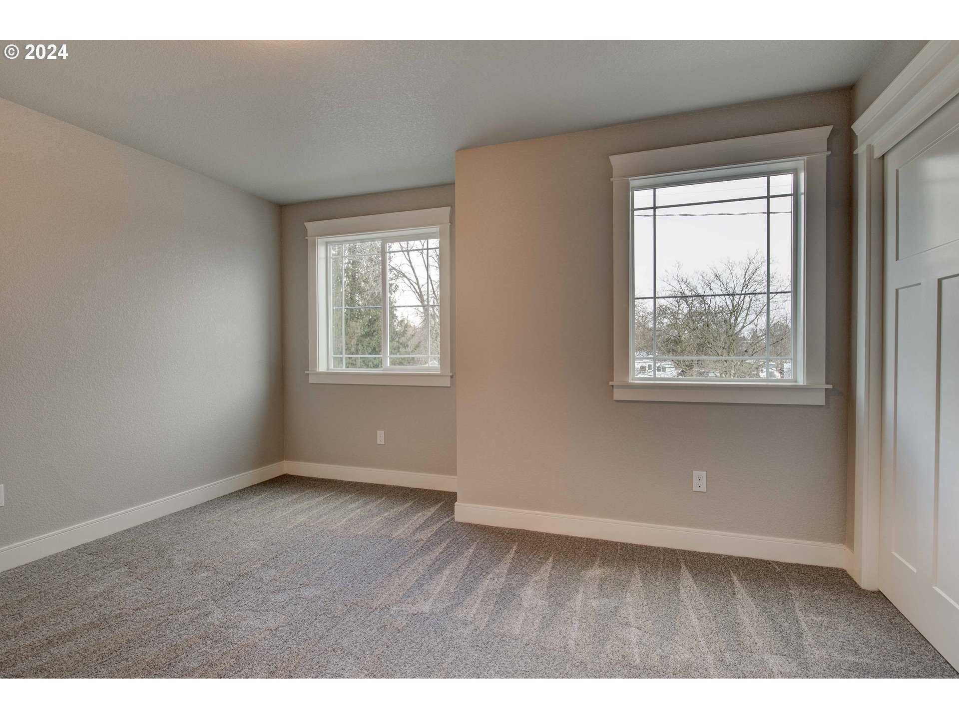 3745 NE PLEASANT VIEW DR