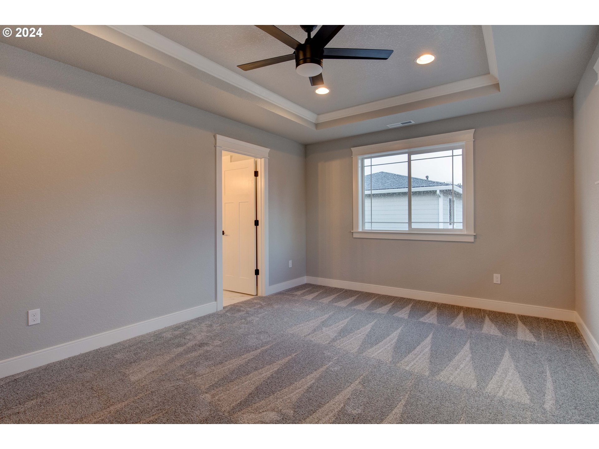 3745 NE PLEASANT VIEW DR