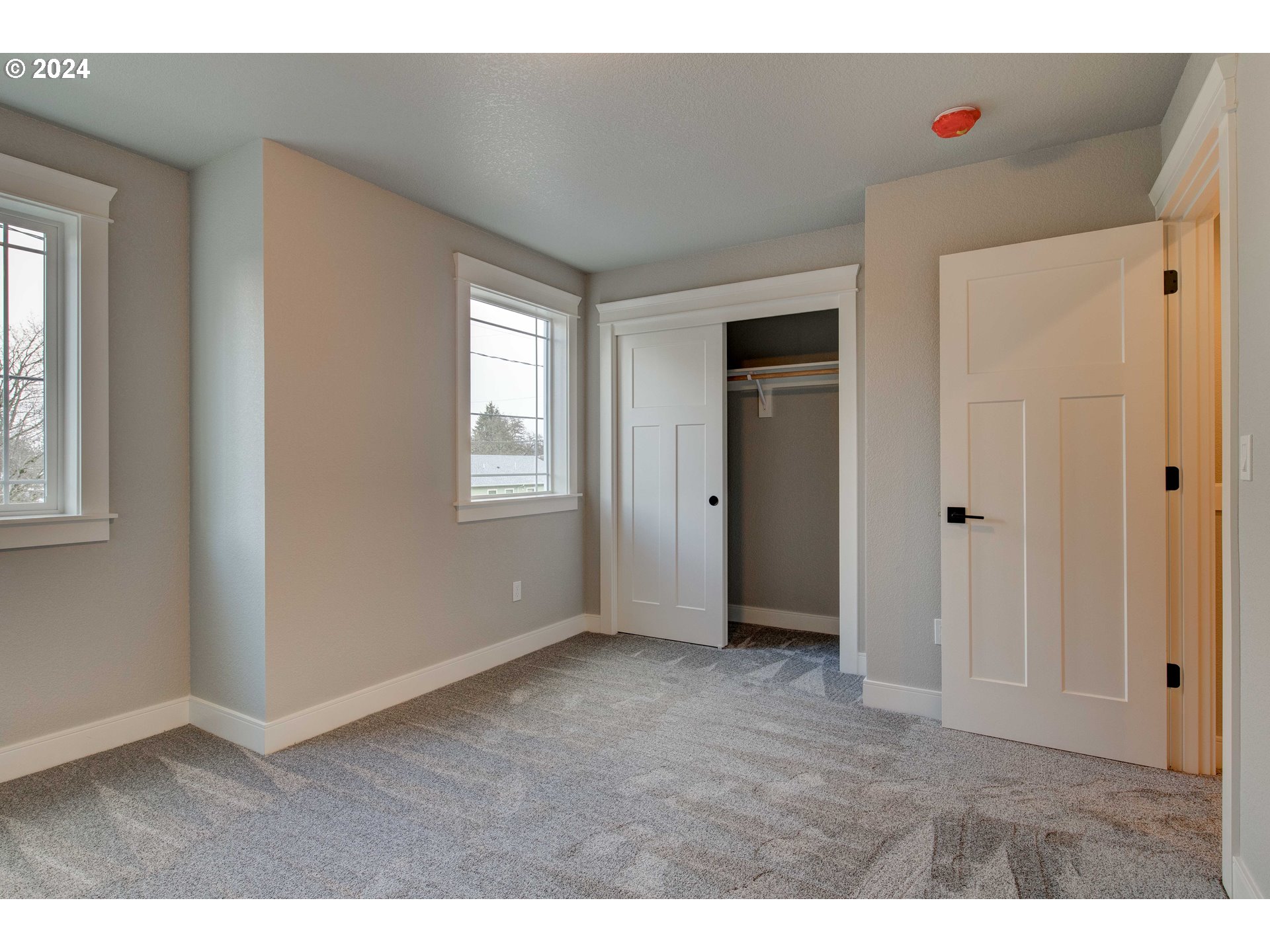 3745 NE PLEASANT VIEW DR