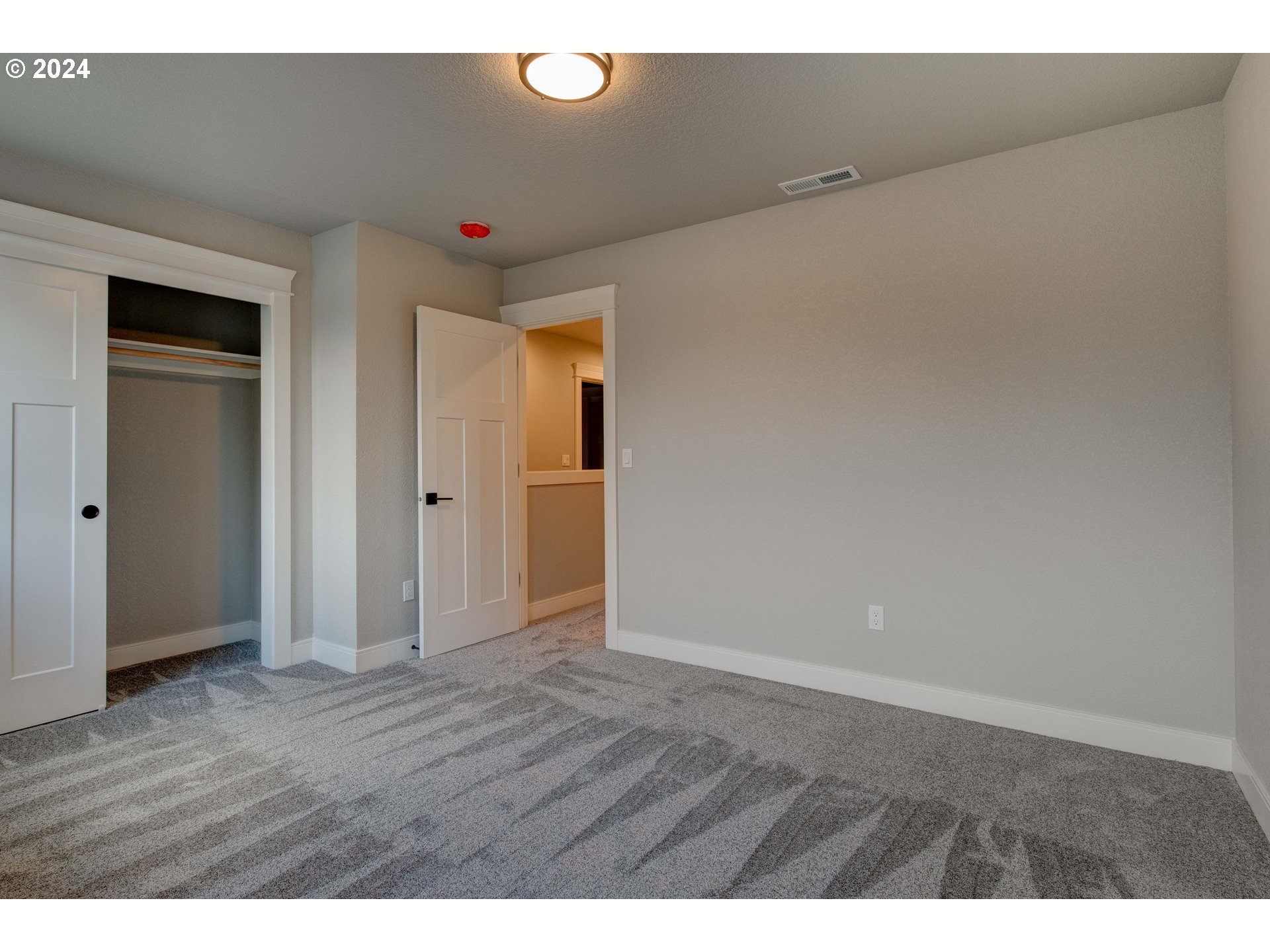 3745 NE PLEASANT VIEW DR