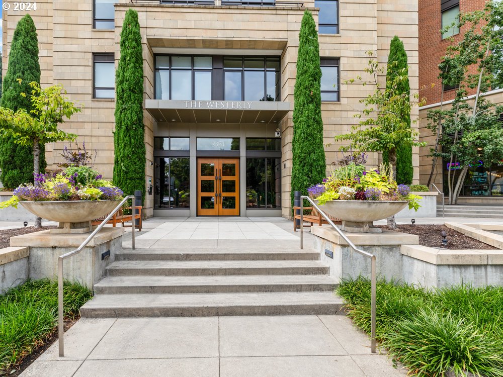 2351 NW WESTOVER RD 1108