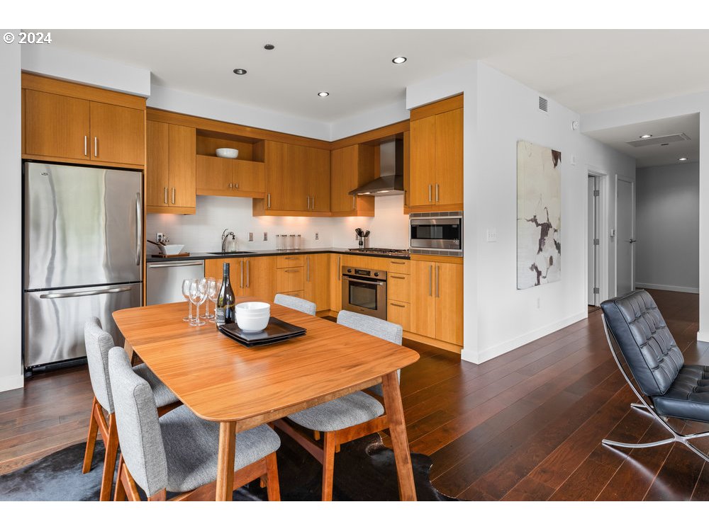 2351 NW WESTOVER RD 1108