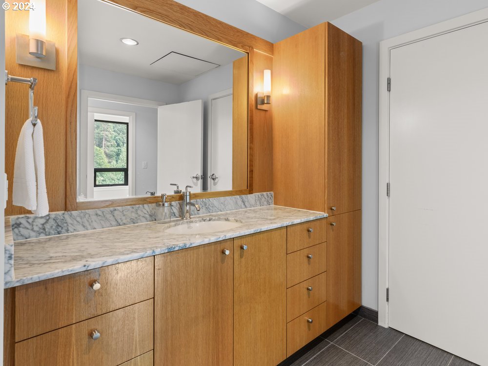 2351 NW WESTOVER RD 1108