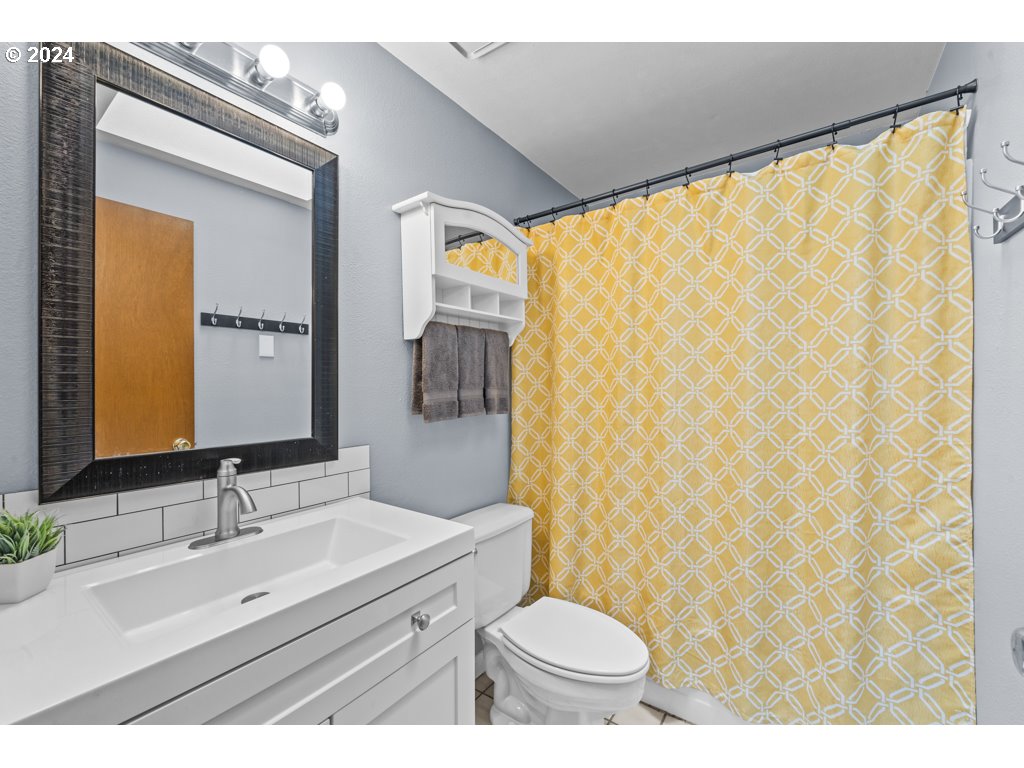 2369 SE WASHINGTON CT