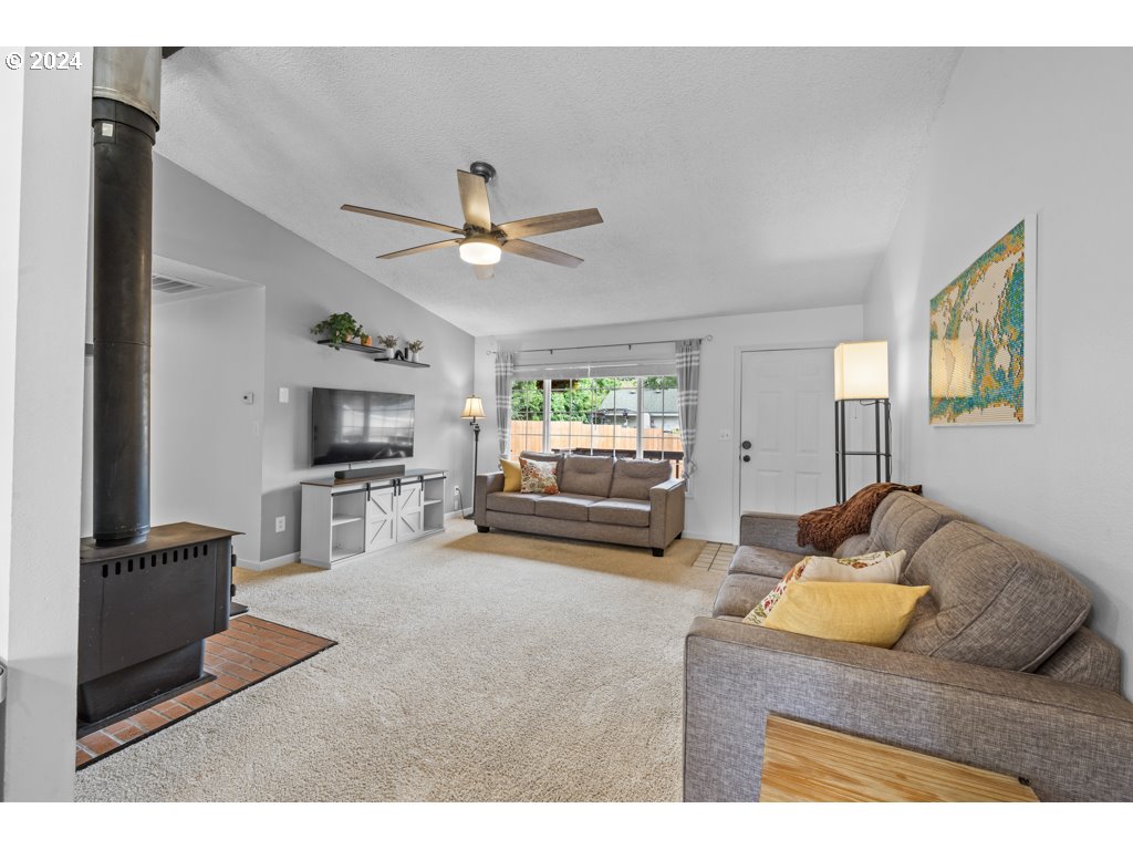 2369 SE WASHINGTON CT