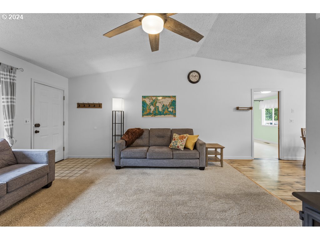 2369 SE WASHINGTON CT