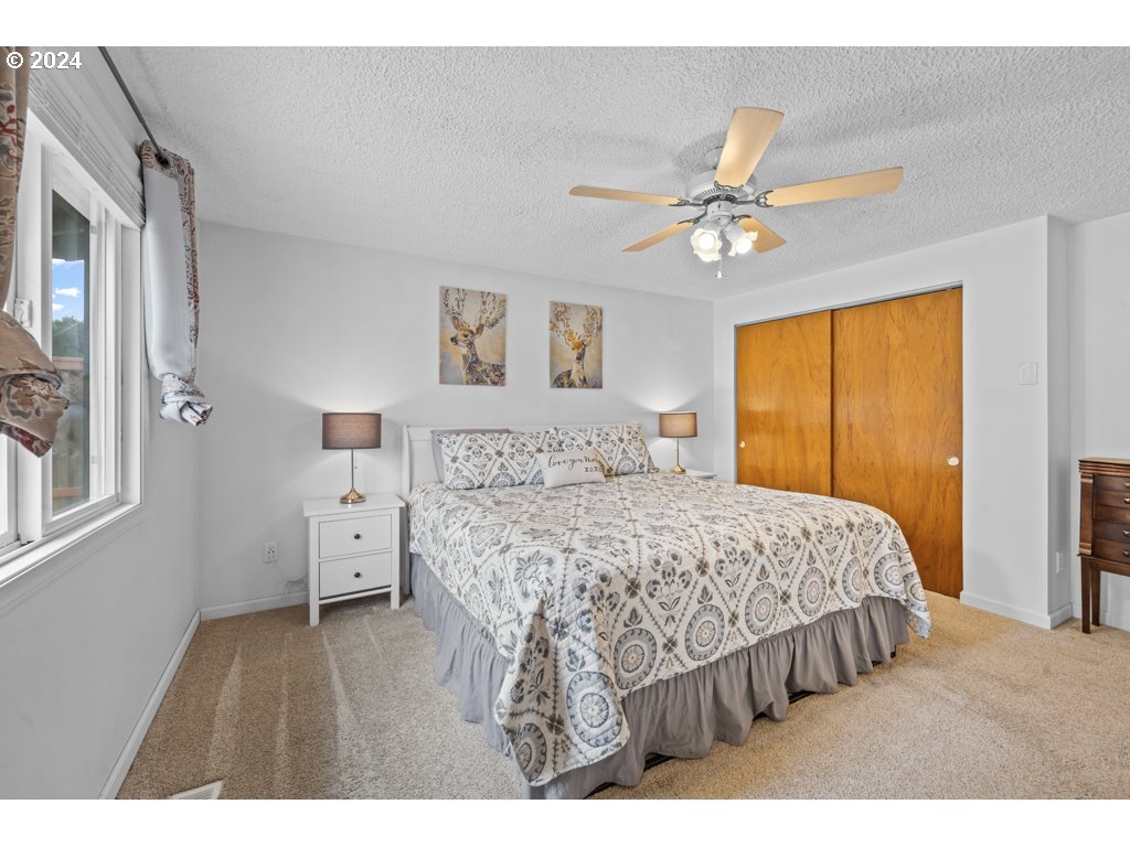 2369 SE WASHINGTON CT