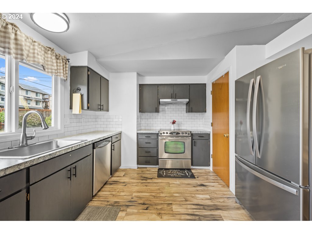 2369 SE WASHINGTON CT