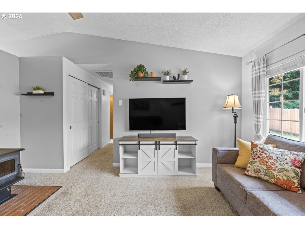 2369 SE WASHINGTON CT