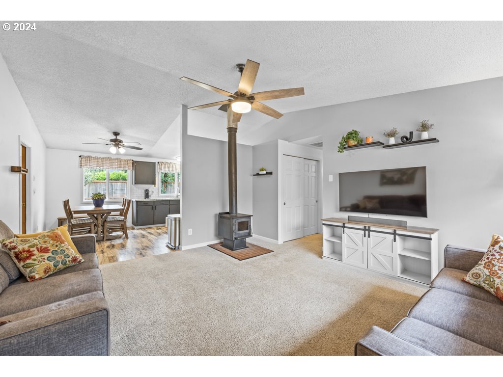 2369 SE WASHINGTON CT