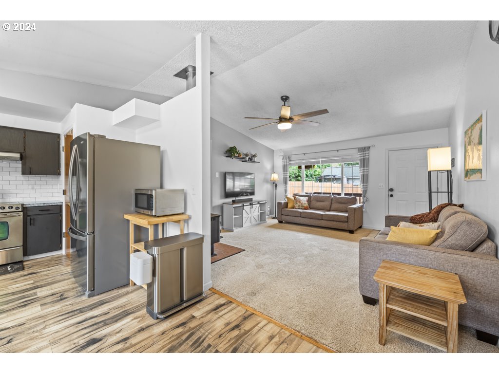 2369 SE WASHINGTON CT