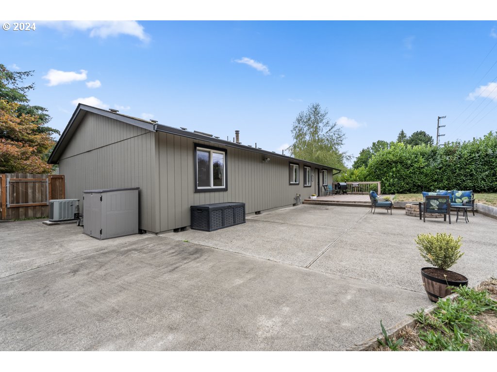 2369 SE WASHINGTON CT