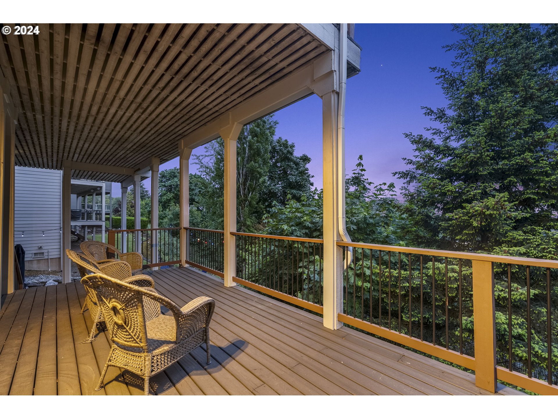 835 NW GRAND RIDGE DR