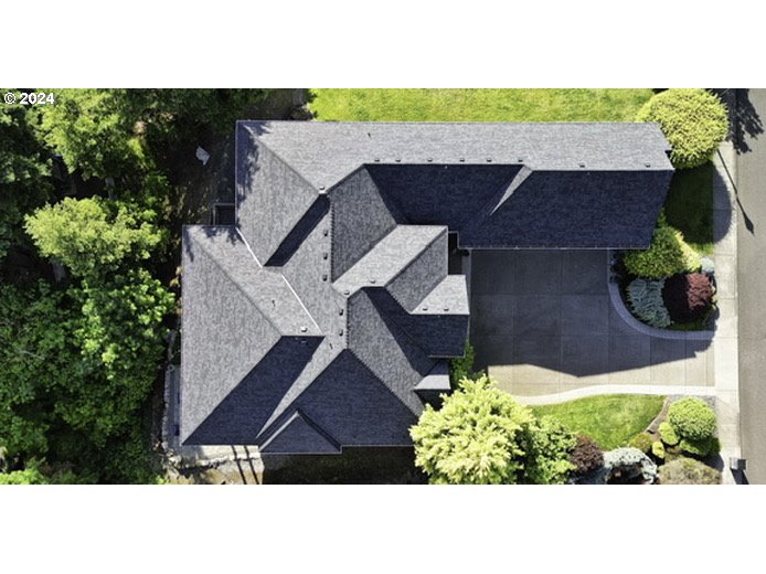 835 NW GRAND RIDGE DR