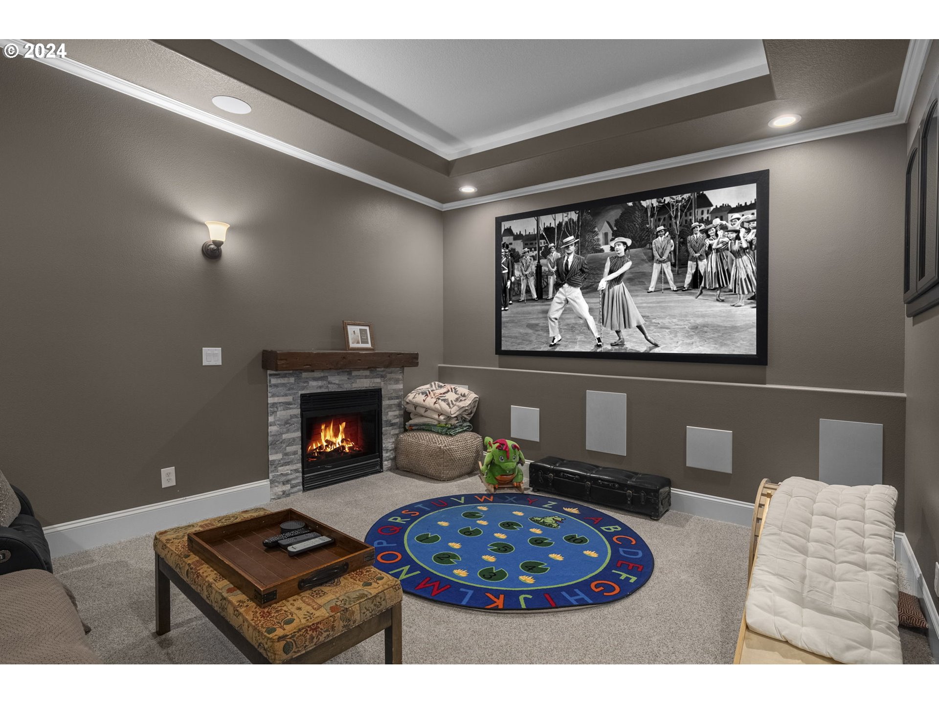 835 NW GRAND RIDGE DR