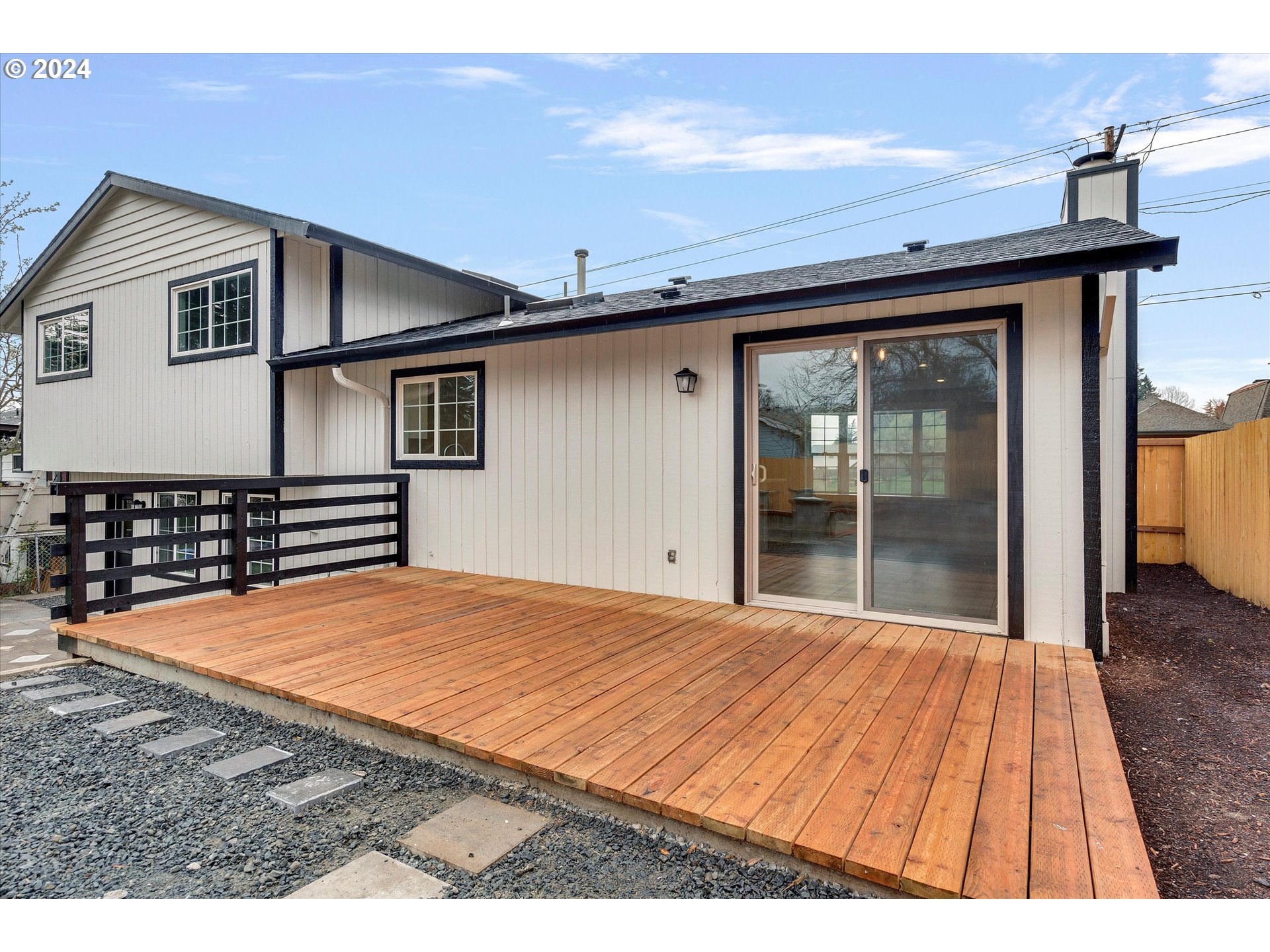 11684 SE LINWOOD AVE