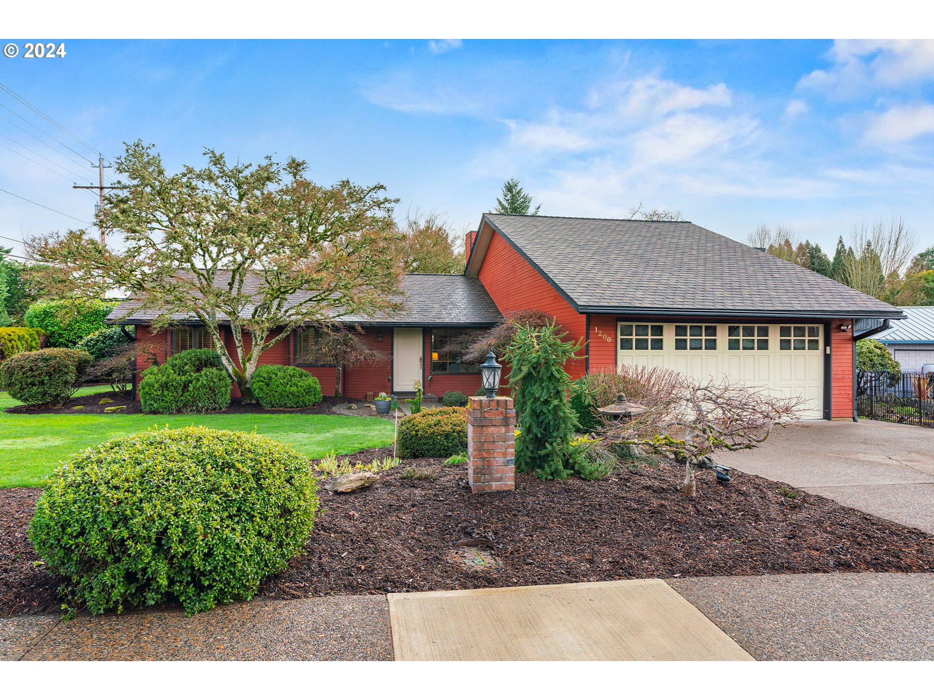 1200 NW GREENBRIAR PL