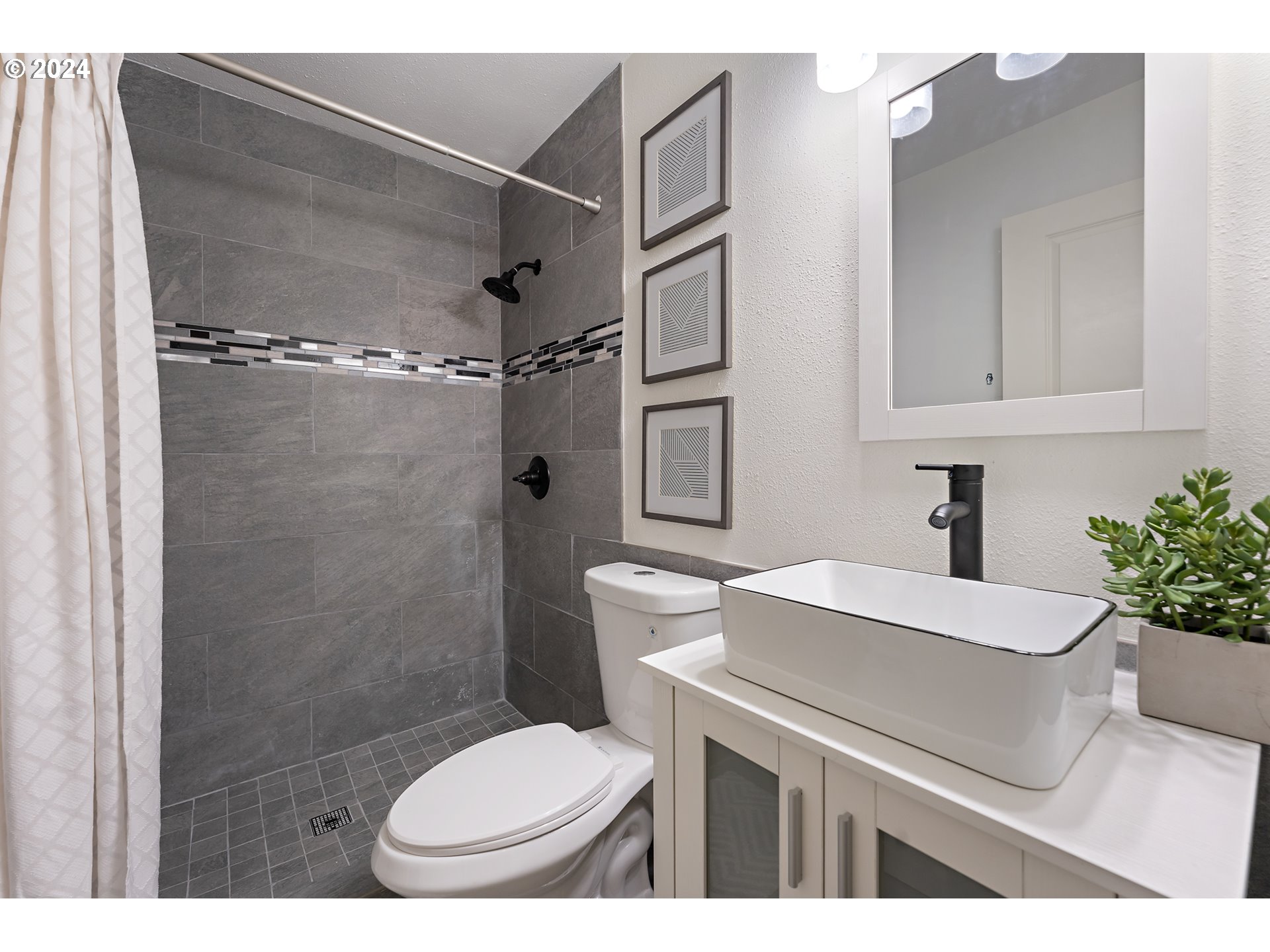 6912 N PHILADELPHIA AVE