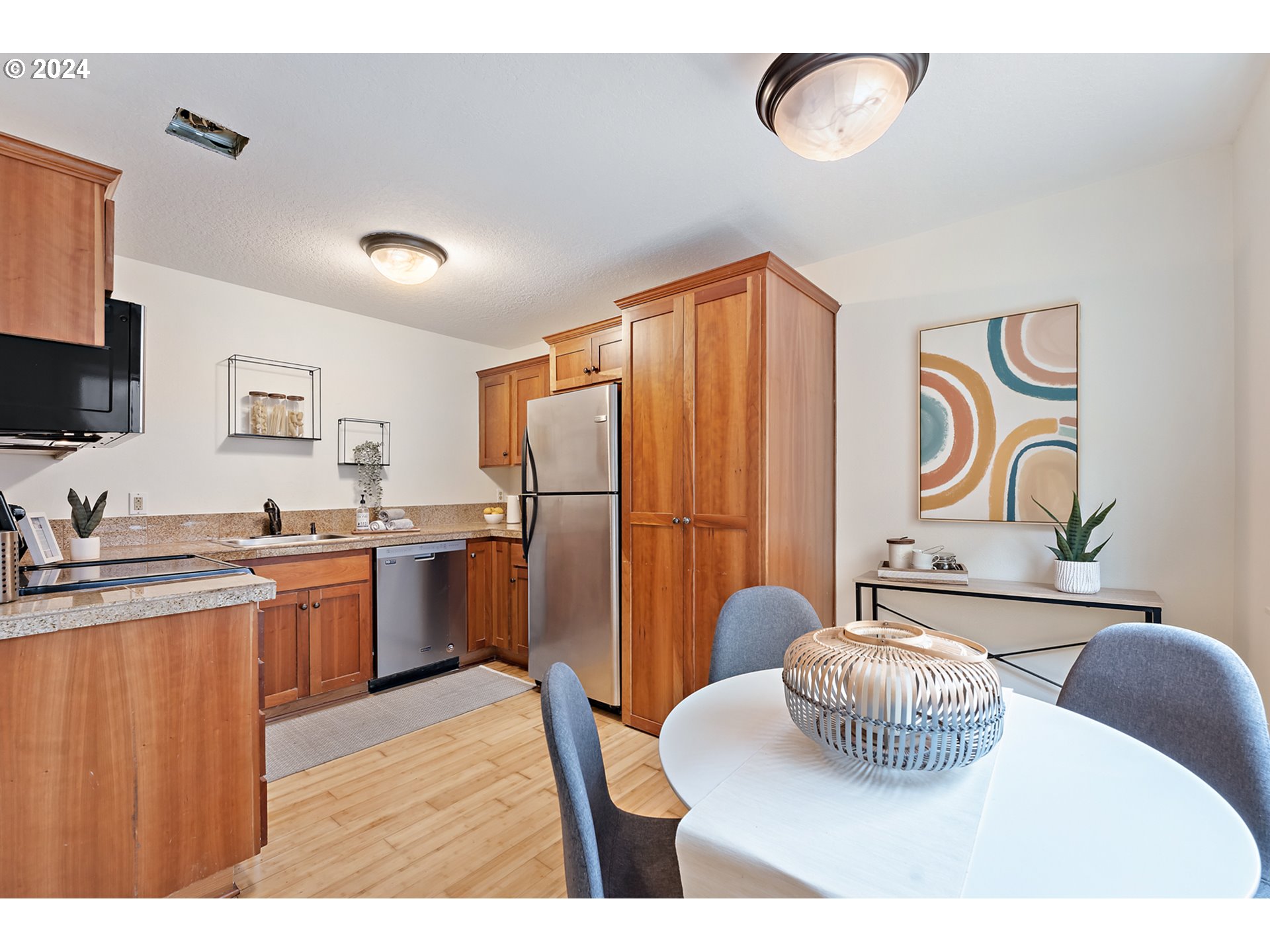 6912 N PHILADELPHIA AVE