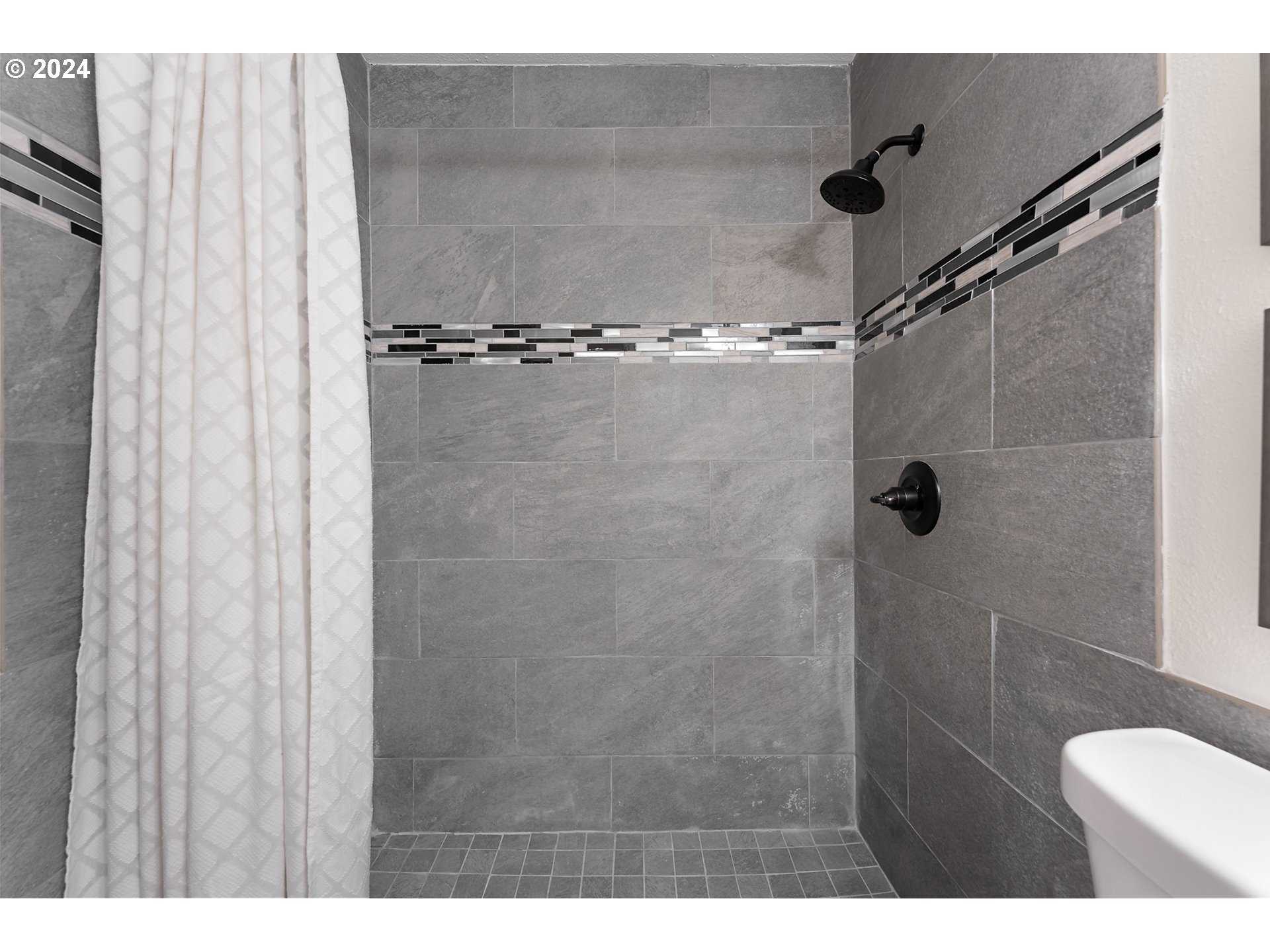 6912 N PHILADELPHIA AVE