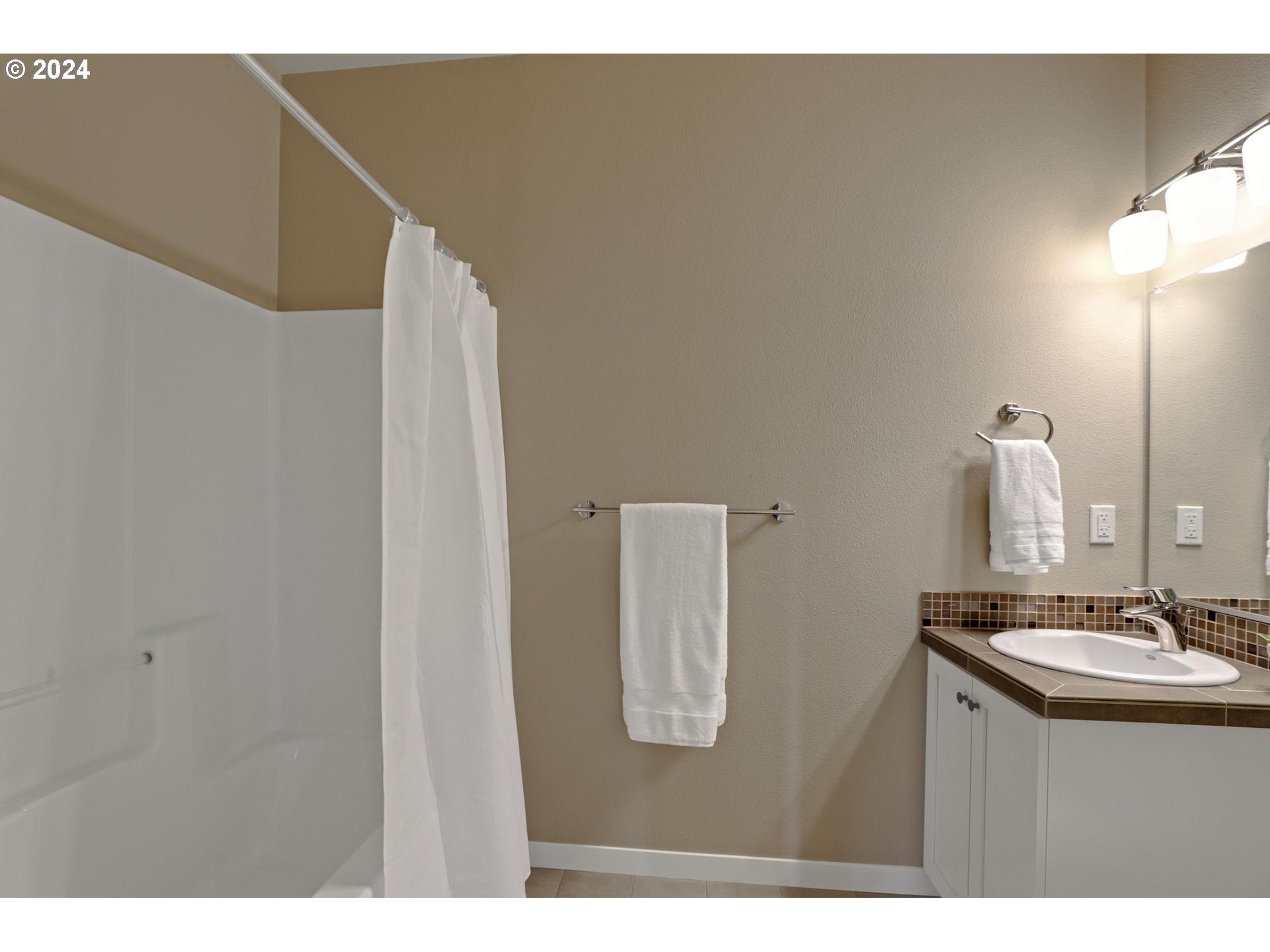 13925 SW MERIDIAN ST 302