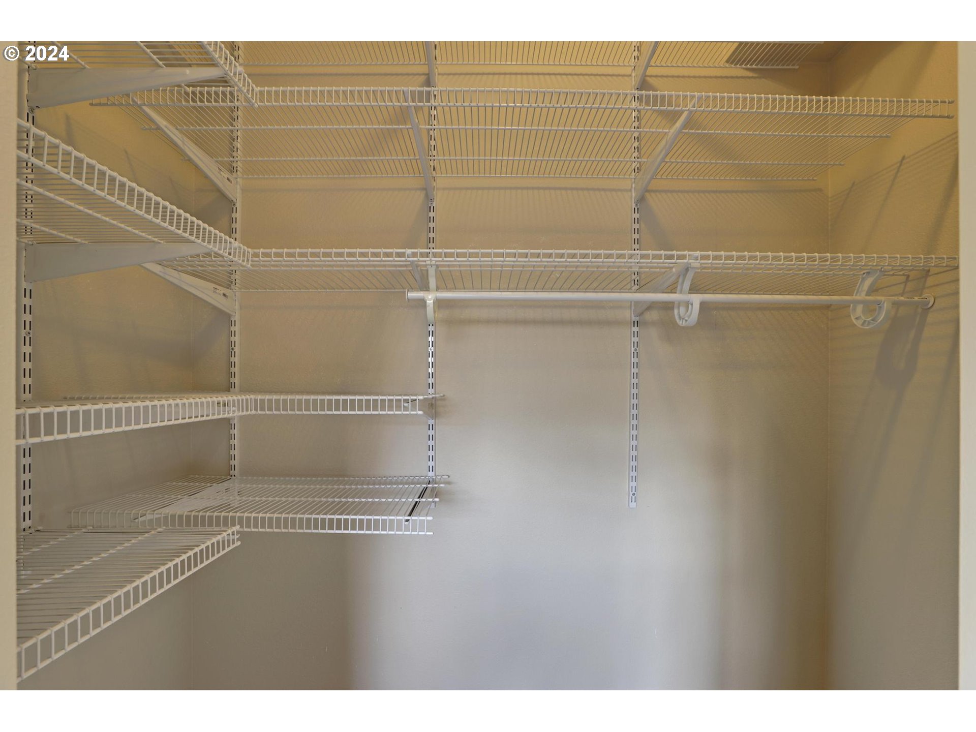 13925 SW MERIDIAN ST 302