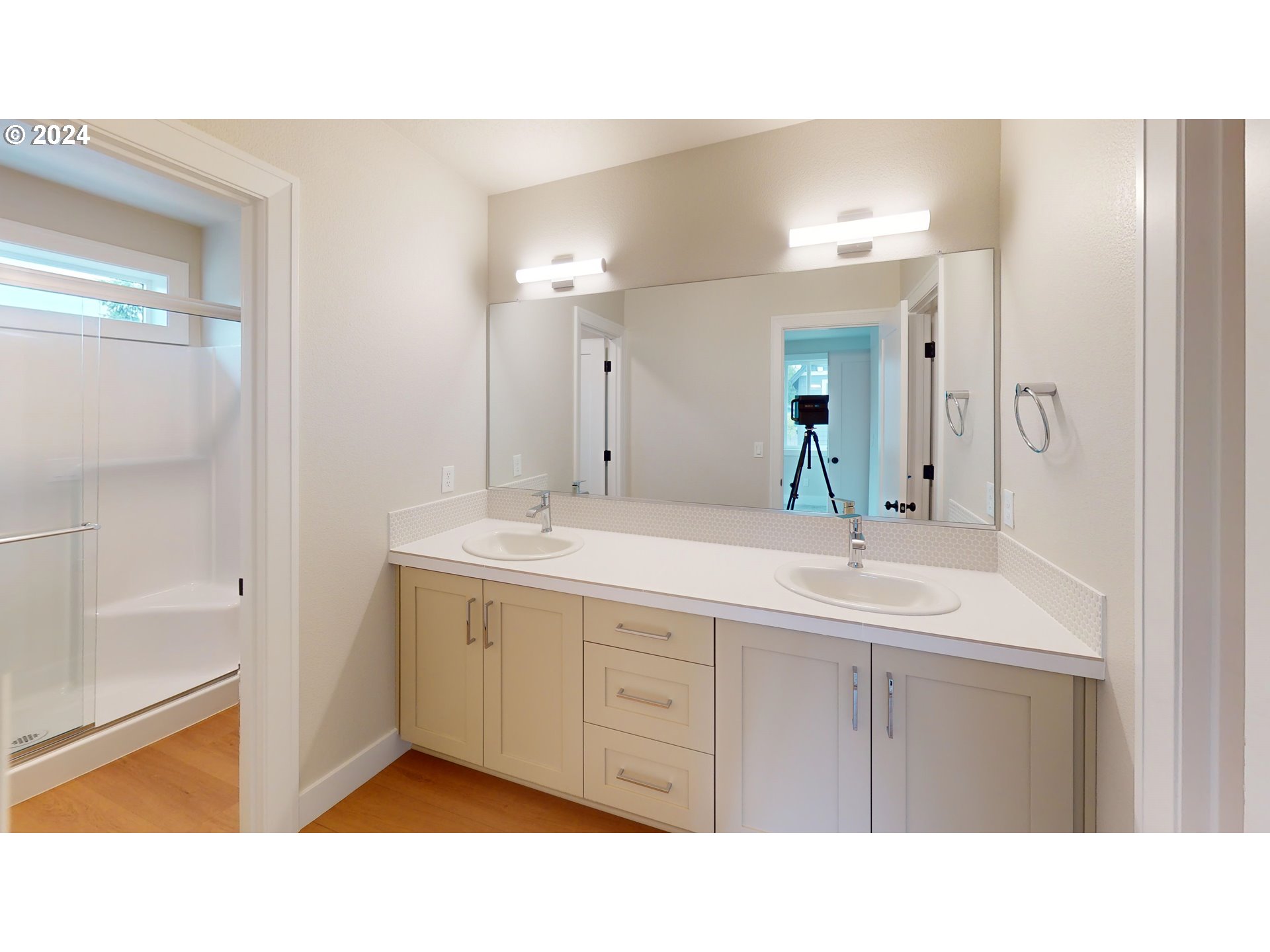 2410 SE Maybrook LN 17B