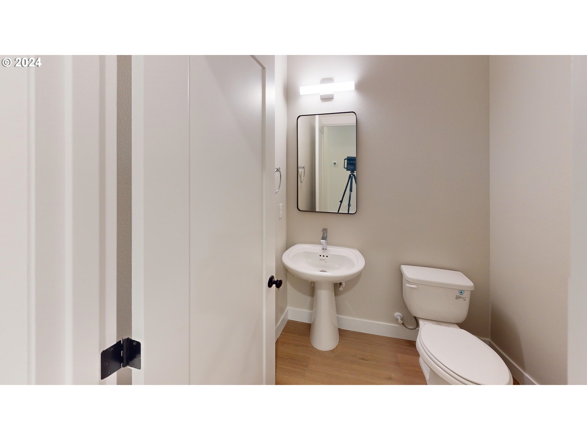 2410 SE Maybrook LN 17B