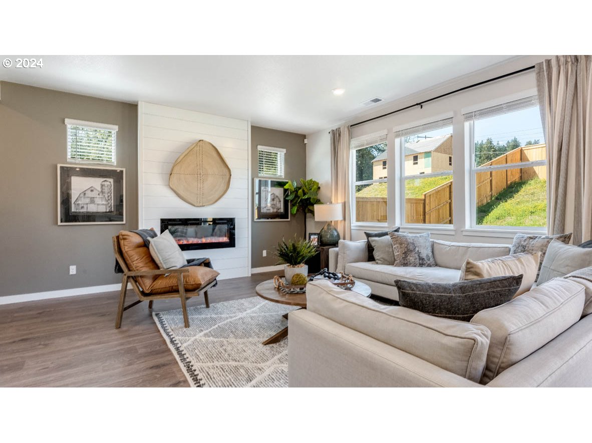 16775 SE Crossland ST