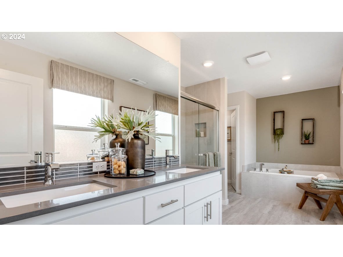 16775 SE Crossland ST