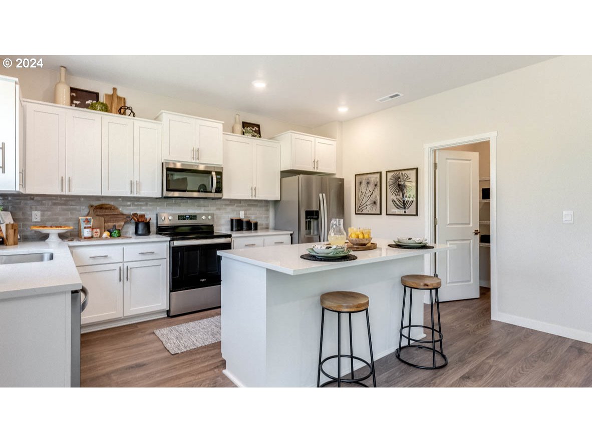 16775 SE Crossland ST