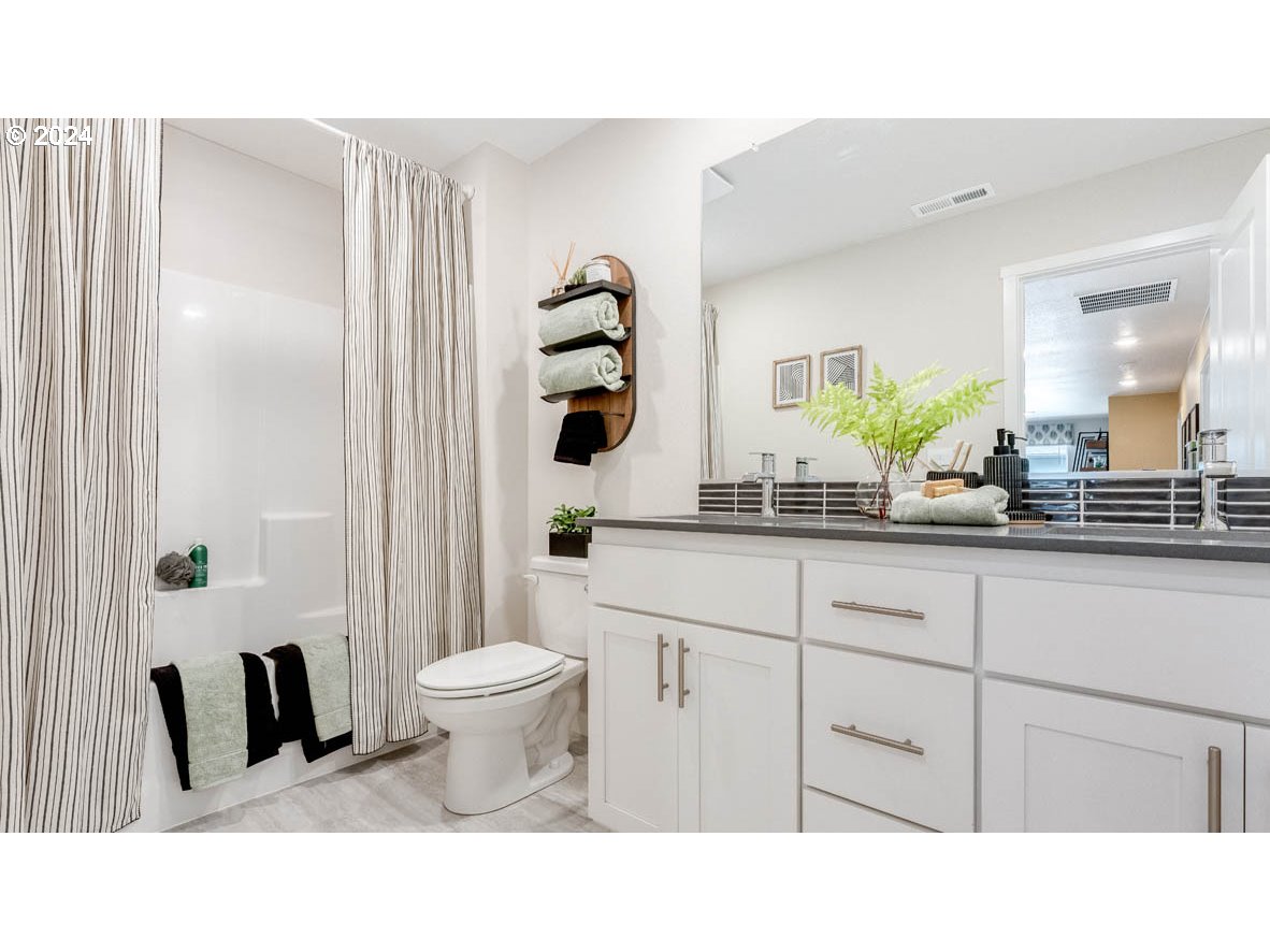 16775 SE Crossland ST