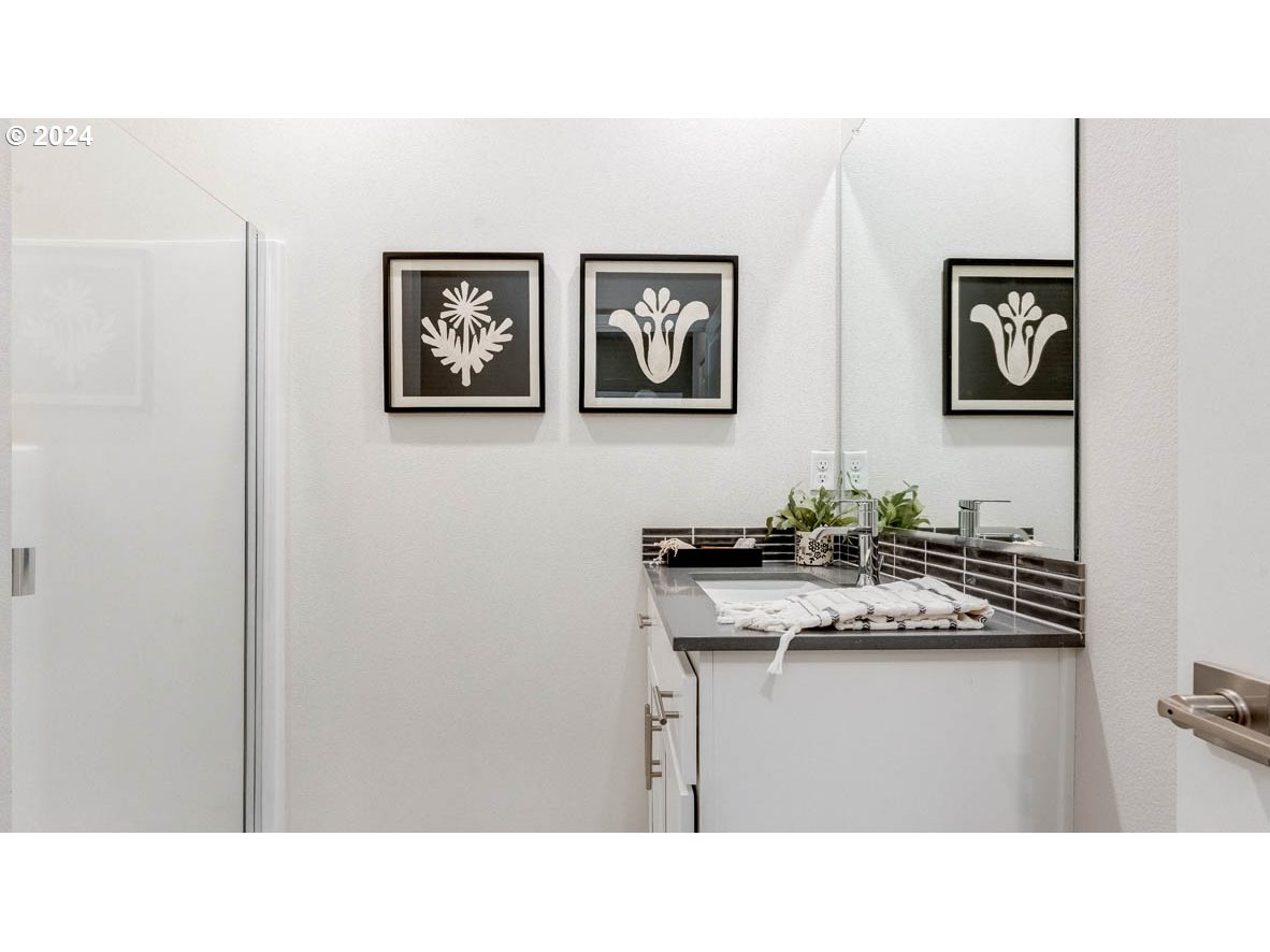 16775 SE Crossland ST