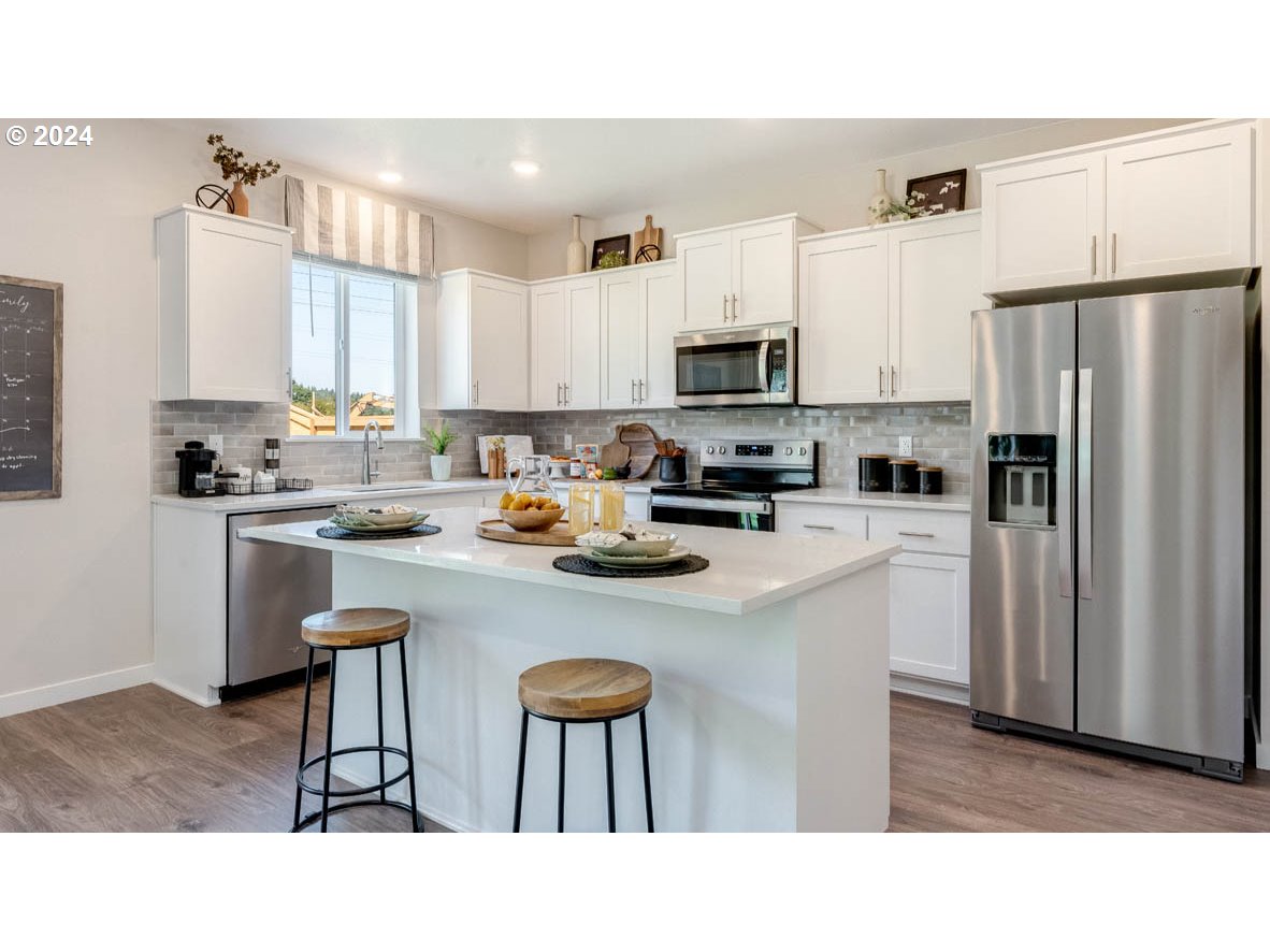 16775 SE Crossland ST