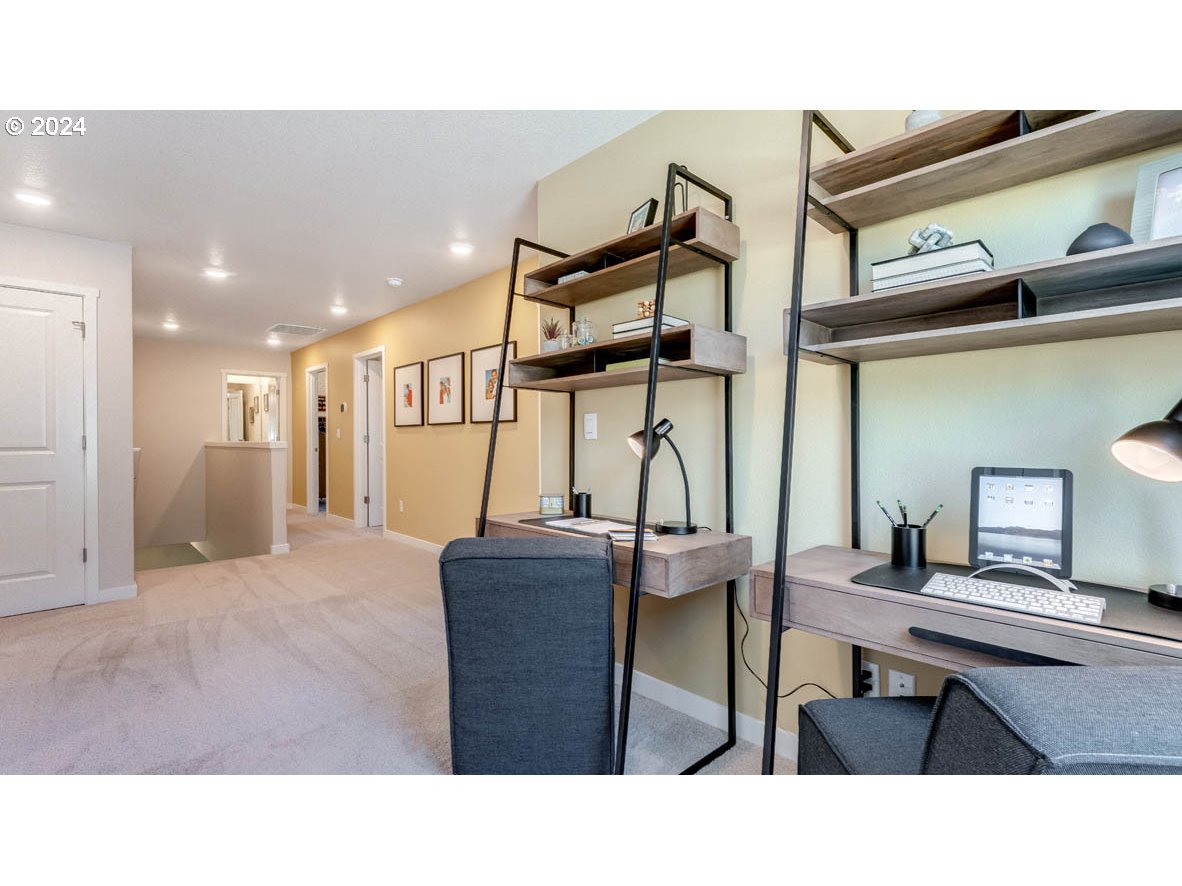 16775 SE Crossland ST