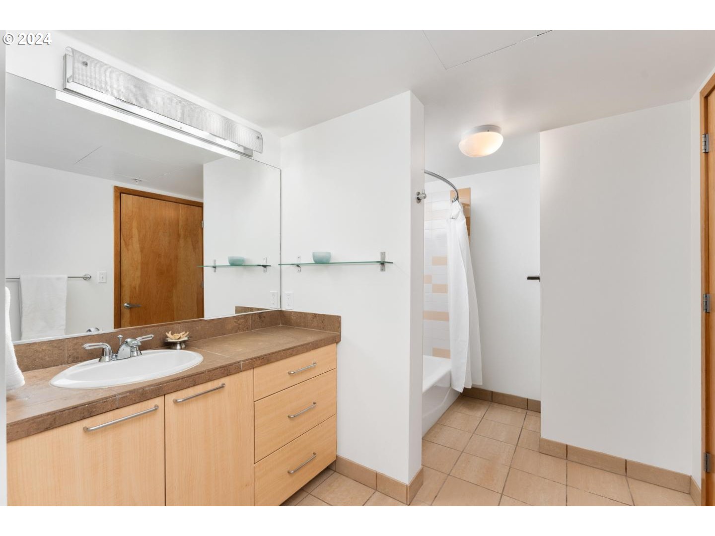 1030 NW JOHNSON ST 202