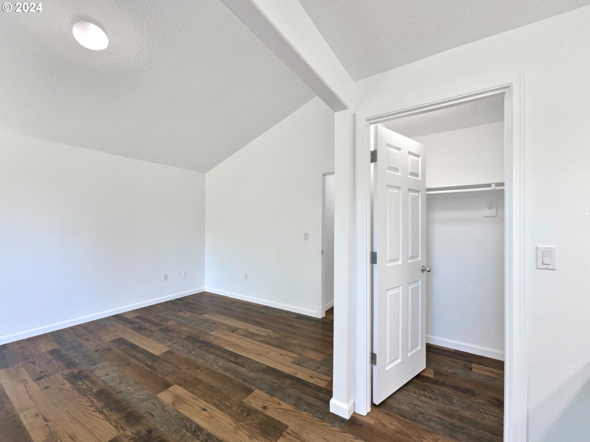 2504 GREEN CT