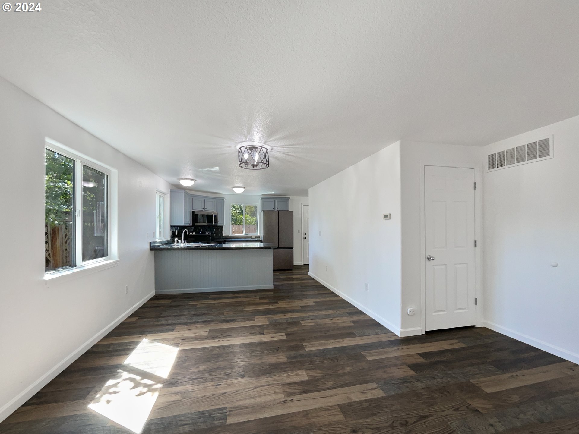 2504 GREEN CT
