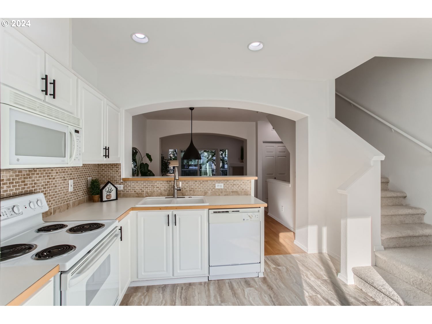 13850 SW SCHOLLS FERRY RD 103