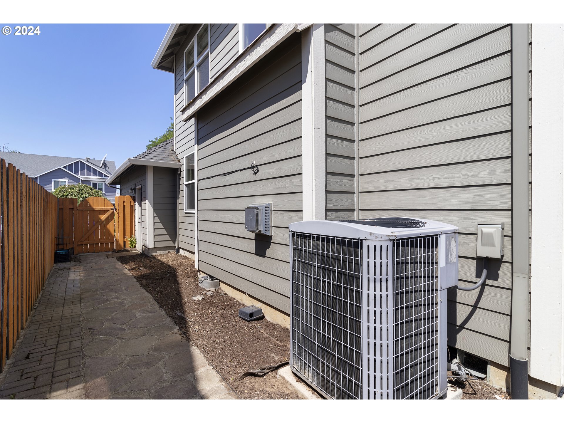 3948 SW BATTAGLIA AVE