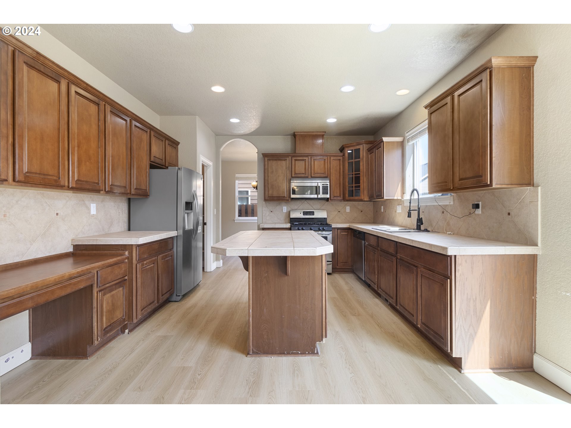 3948 SW BATTAGLIA AVE