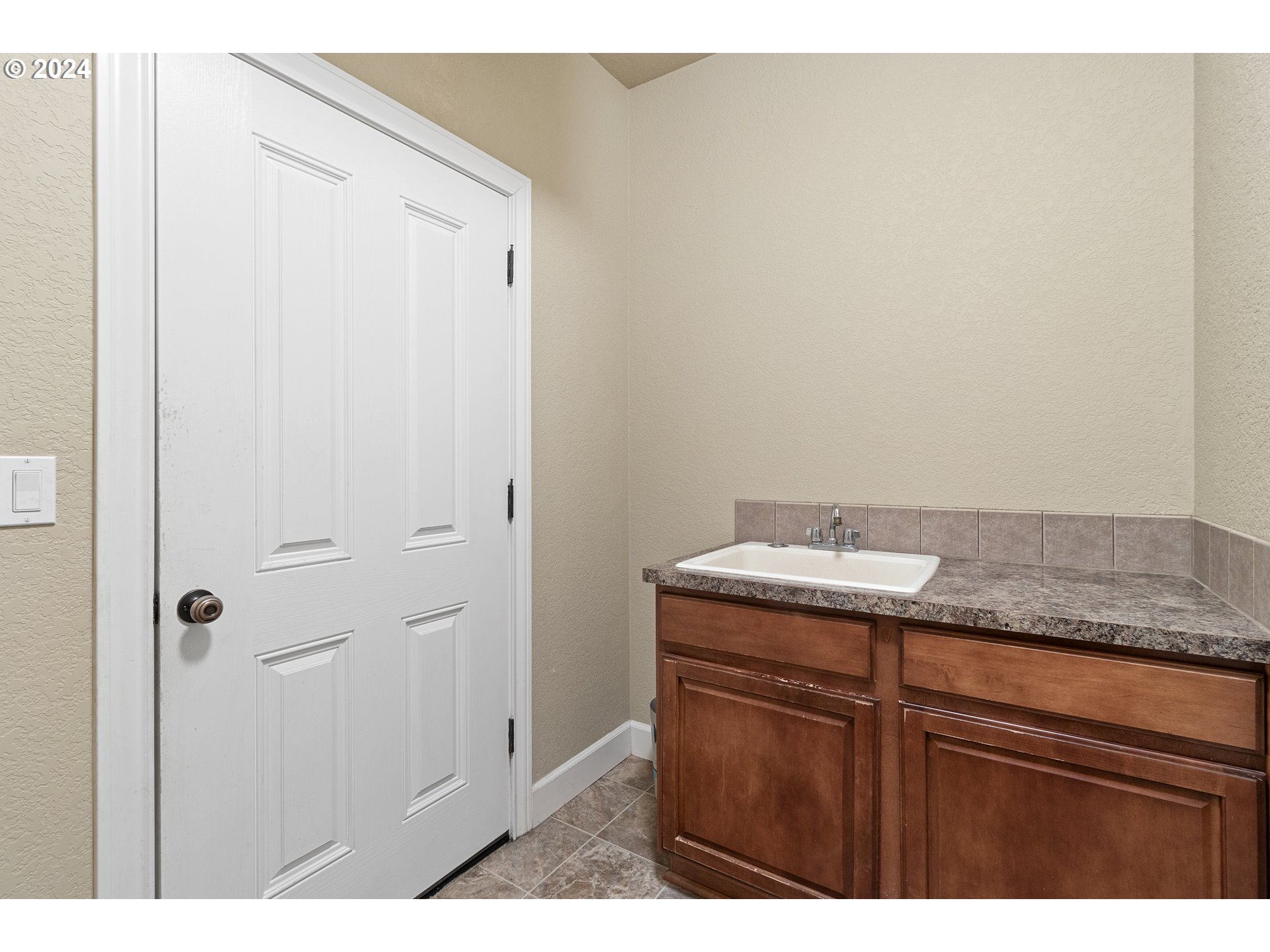 3948 SW BATTAGLIA AVE